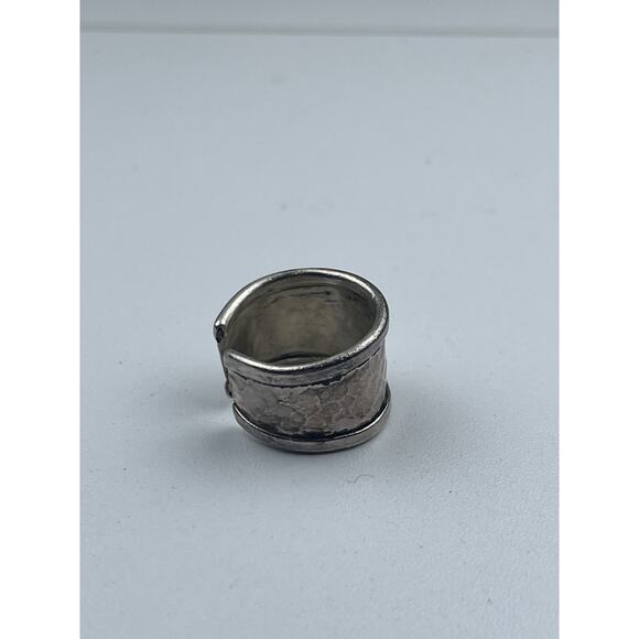 Hammered Band Sterling Silver Ring Adjustable Size 8 or 9 - Picture 4 of 11